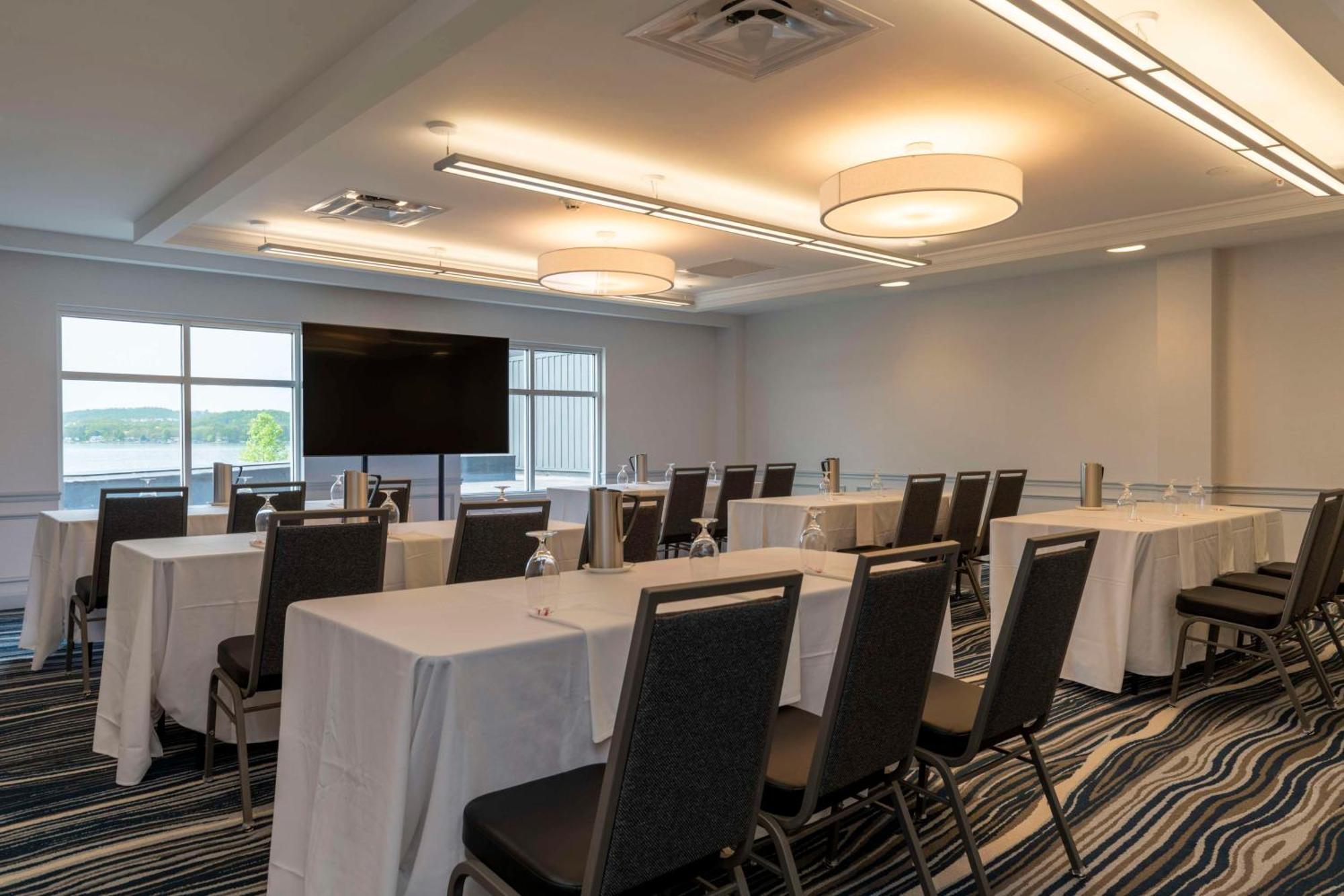 Hotel Canandaigua, Tapestry Collection By Hilton Exterior photo